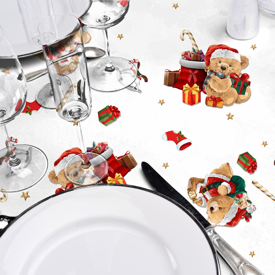 Tæt på julevoksdug med bamser og opdækning