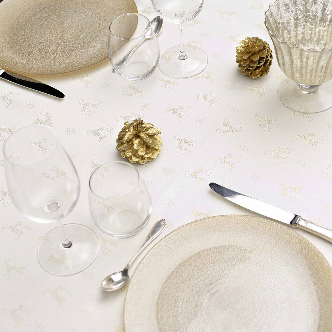 Les Rennes Metallic Natural 140 x 250 cm, rektangulær Juledugdug, opdækning