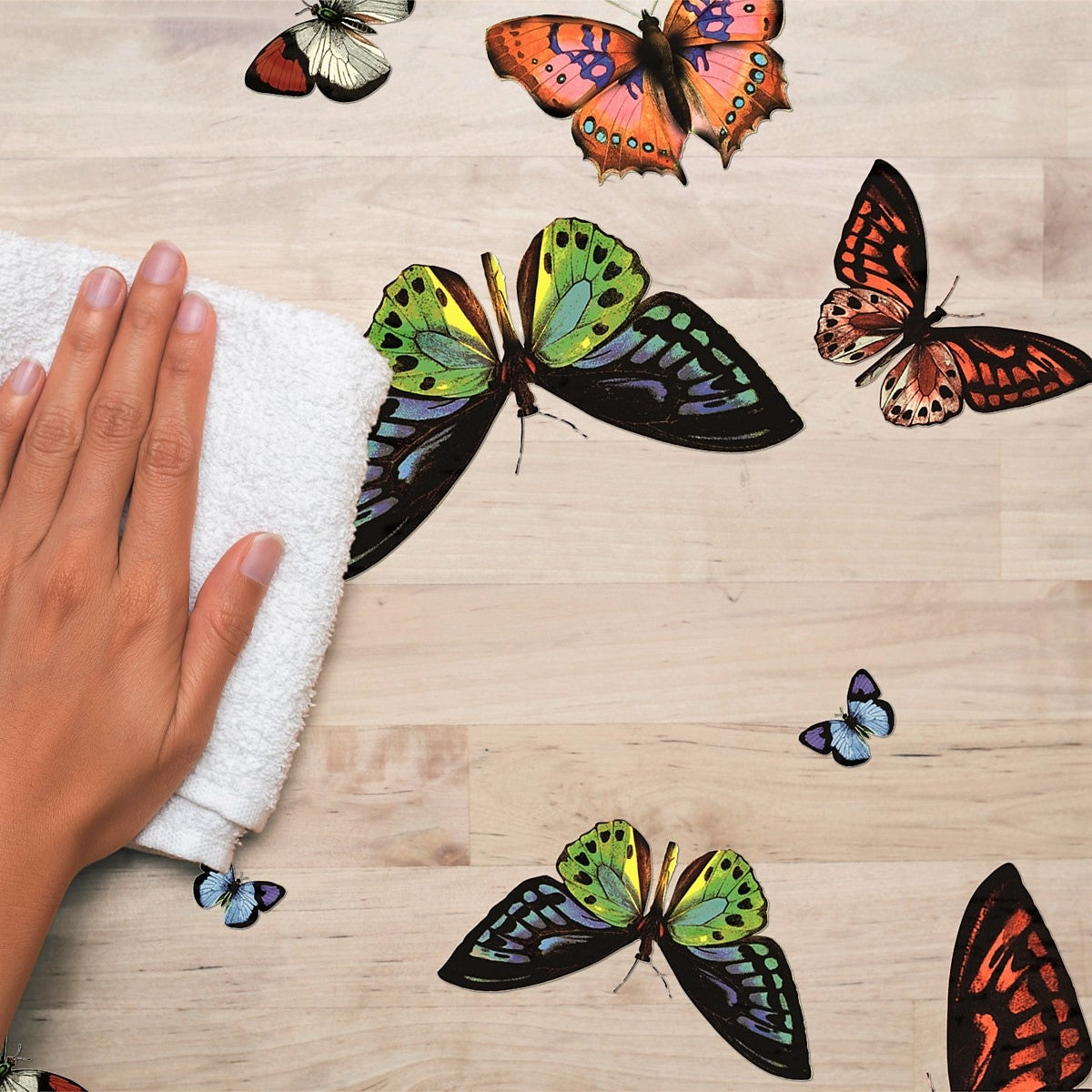 Lilith, gennemsigtig voksdug, klar plastdug med kulørte sommerfugle