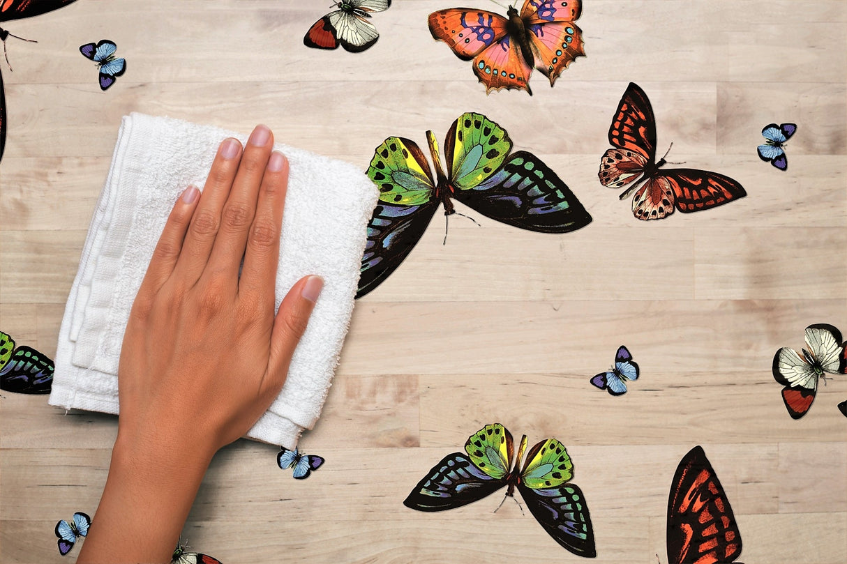 Lilith, gennemsigtig voksdug, klar plastdug med kulørte sommerfugle