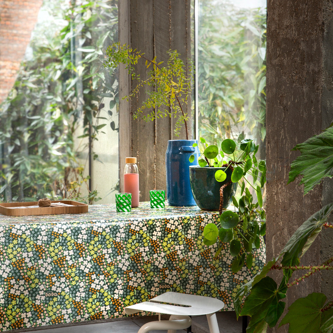 Butterflys Buffet Hunter - Lola voksdug med flot blomsterpragt