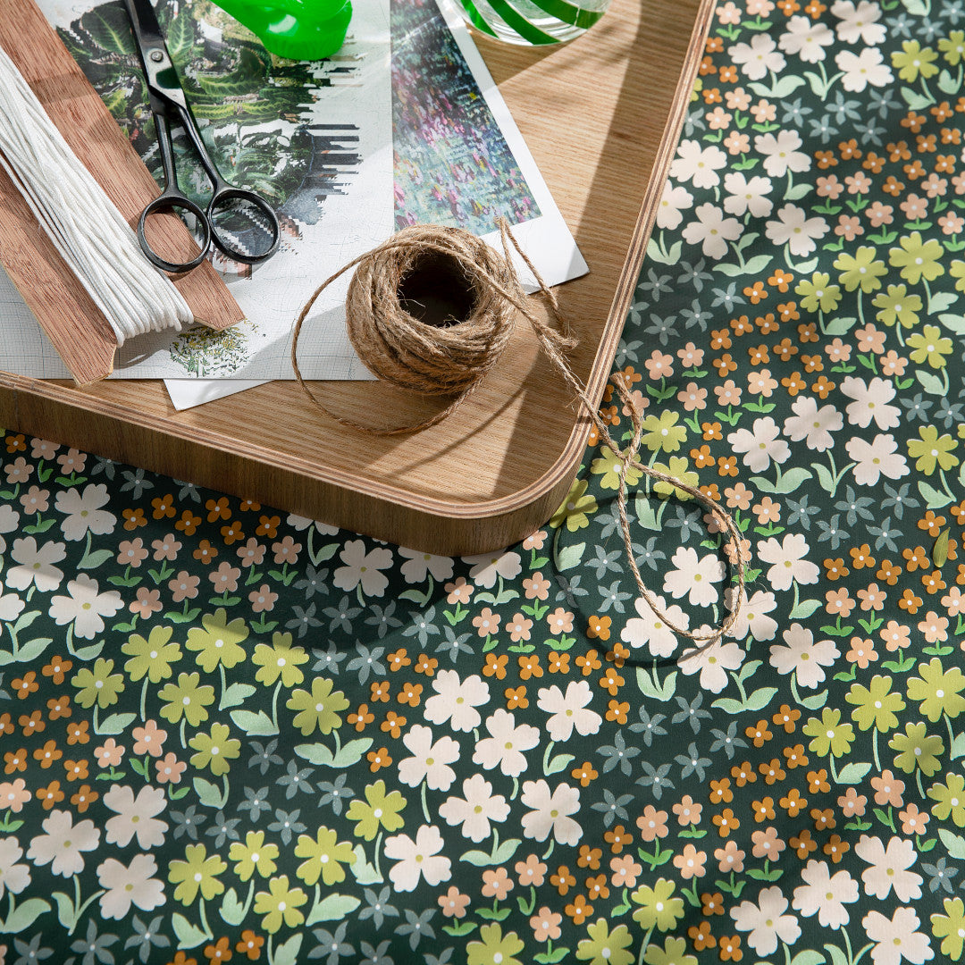 Butterflys Buffet Hunter - Lola voksdug med flot blomsterpragt