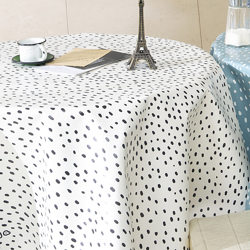 Lola voksdug, Spot On Black