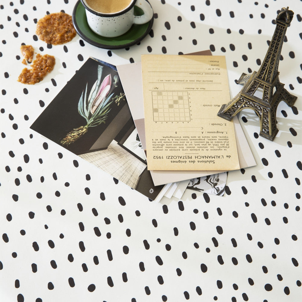 Lola voksdug, Spot On Black