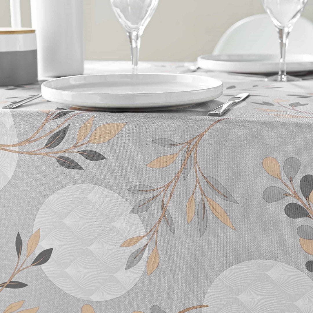 Sidevisning af Manola Grå dug med detaljer af bladmønster