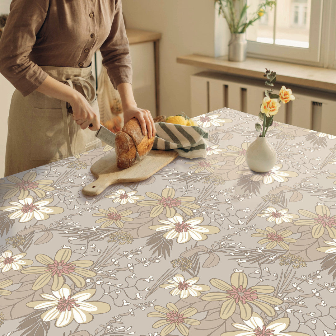 Miljøbillede med Violeta Pastel - Voksdug med blomster i pastelfarver