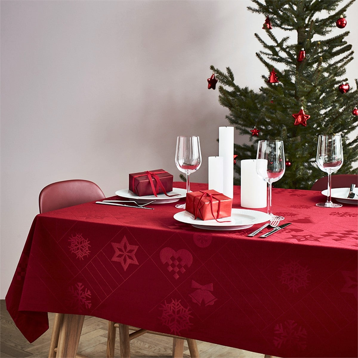 Rosendahl - Juna Juledug Natale, flot damaskdug i rød - 150 cm x 270 cm