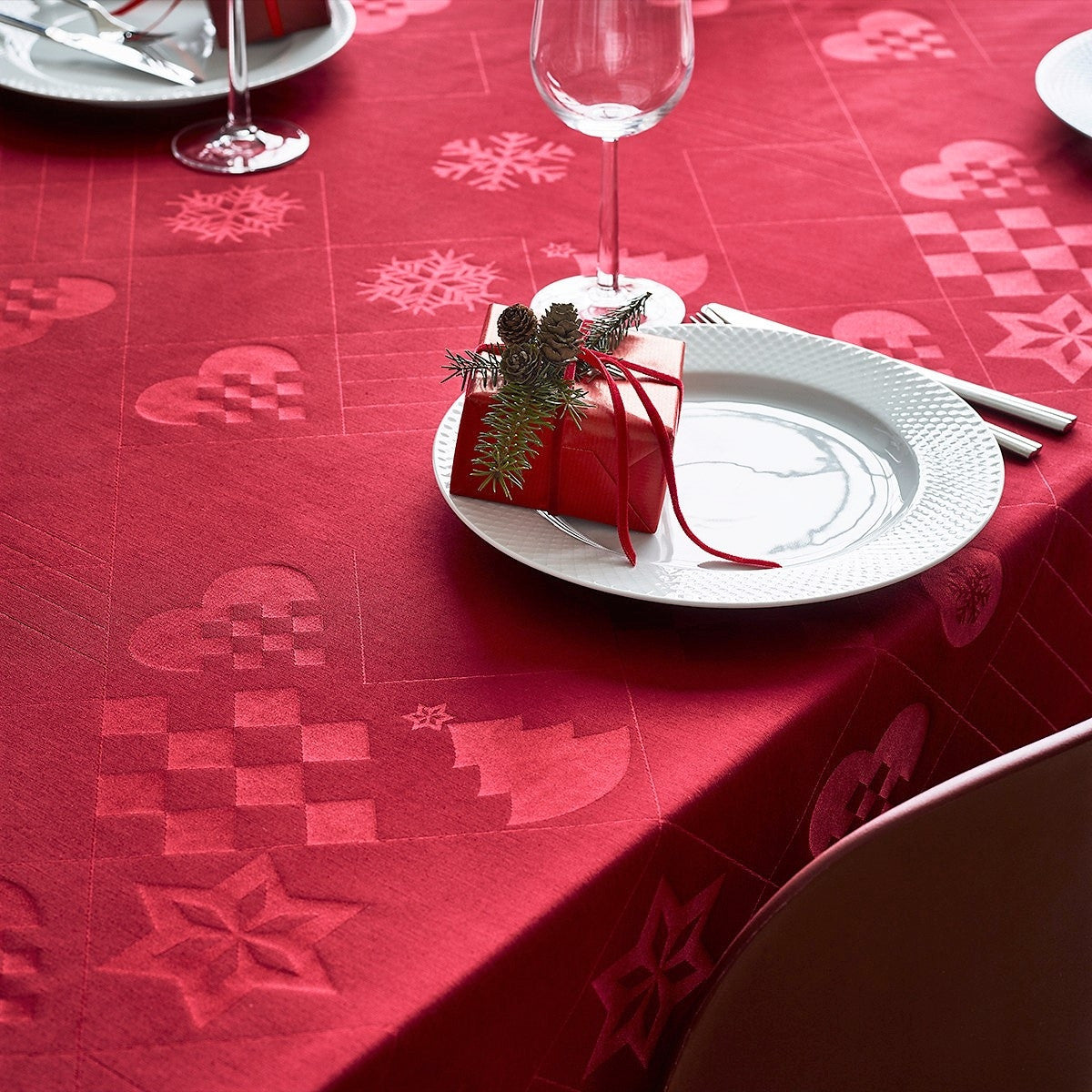 Rosendahl Juledug Natale, flot damaskdug i rød - 150 cm x 270 cm