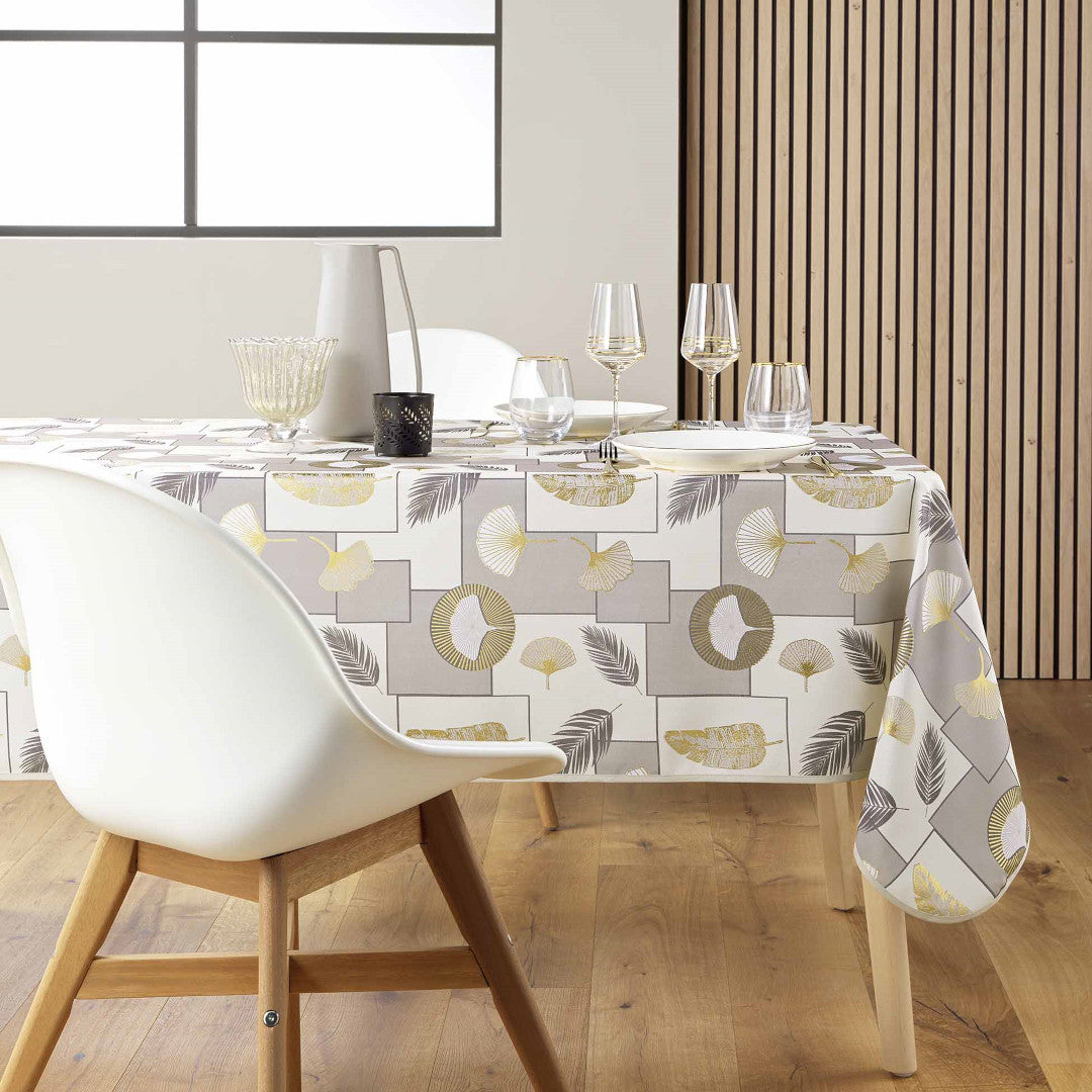 Elegant borddækning med Natane Natural rektangulær dug med guld bladmønster