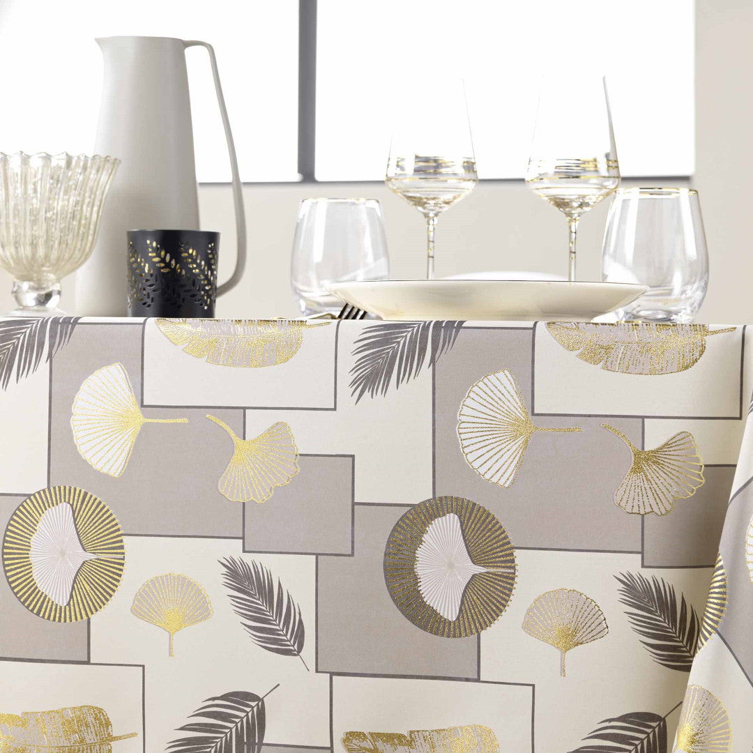 Detaljeret udsnit af Natane Natural rektangulær dug med eksklusive borddækningsdetaljer