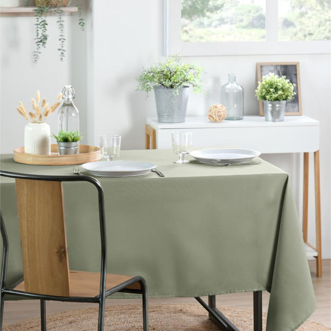 Nelson, ensfarvet rektangulær dug med anti-plet 145 x 240 cm - Salviegrøn, miljø