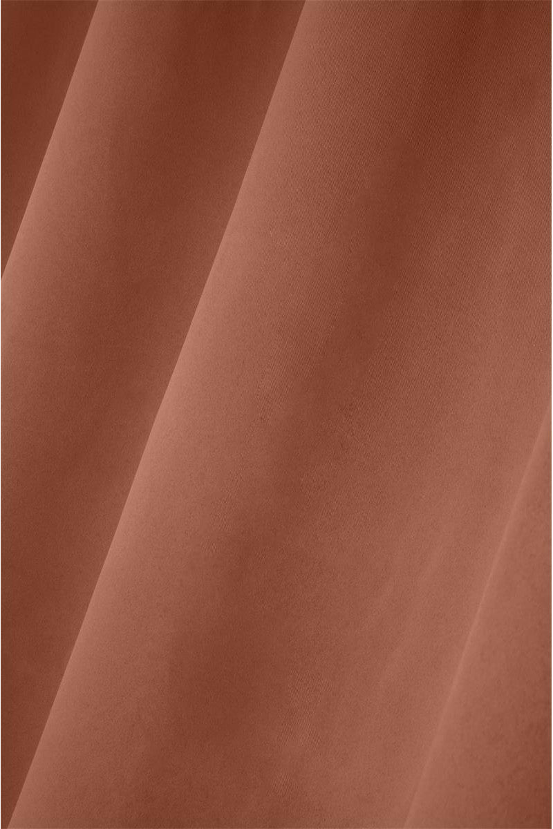 Notte Cognac – Mørklægningsgardin 135 x 250 cm, nærbillede