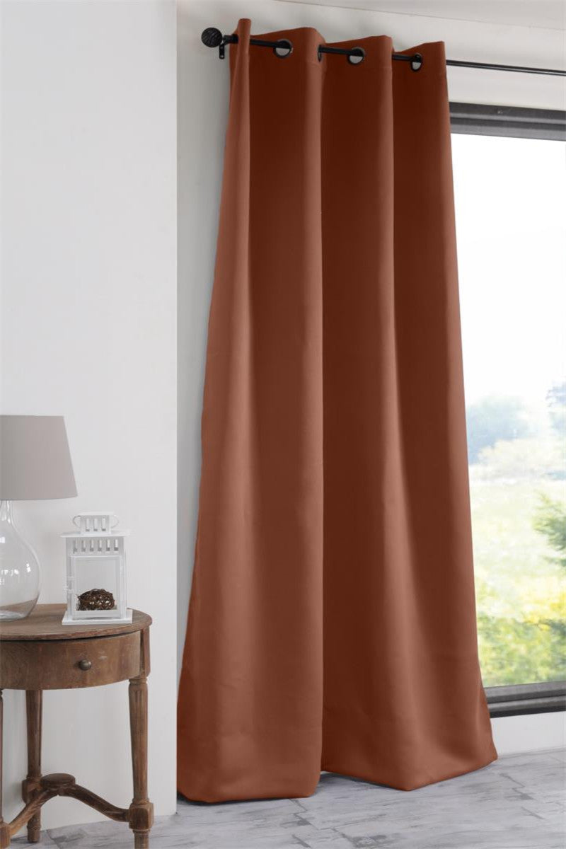 Notte Cognac – Mørklægningsgardin 135 x 250 cm