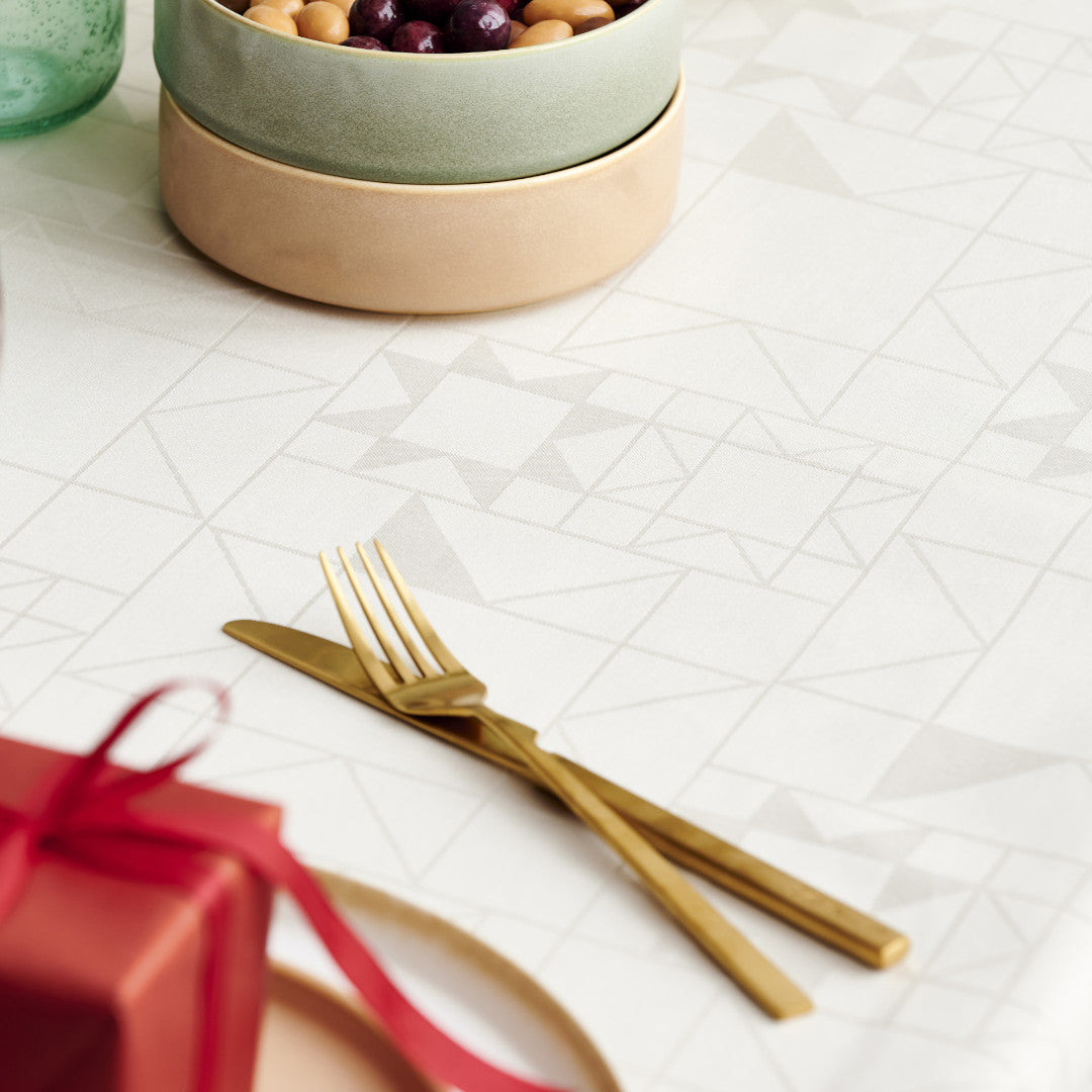 Södahl Star Damask Beige - Rund juledug med julegave