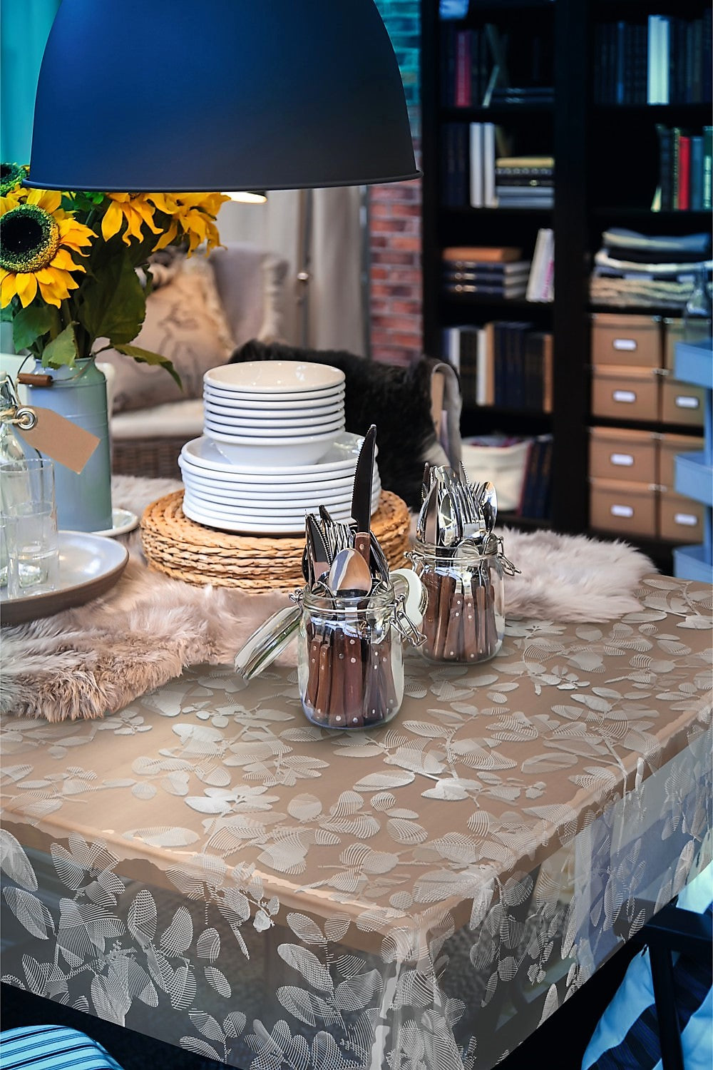 Sally, klar plast gennemsigtig voksdug med hvid stregblomst