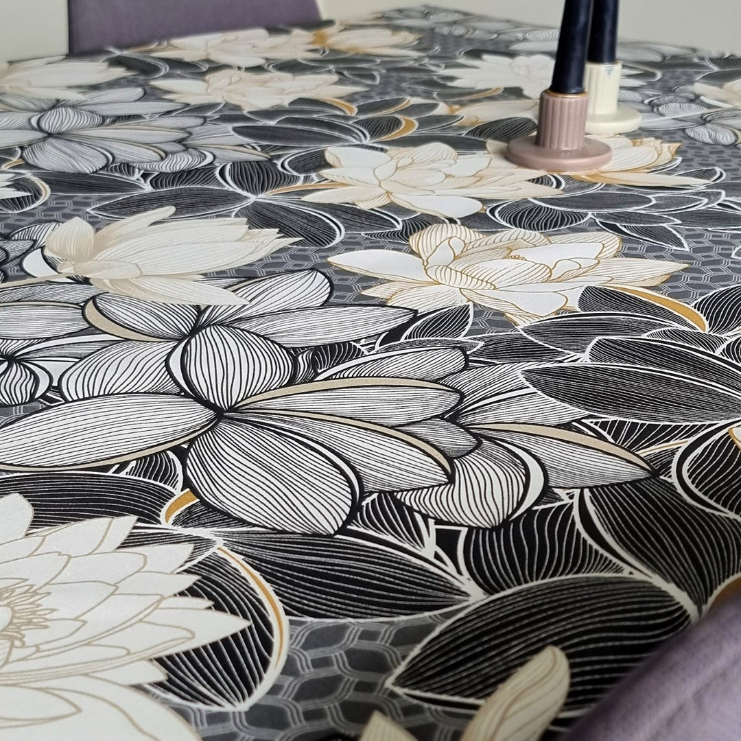 Lotus Sort - Akryldug med flotte blade - 135 cm bred