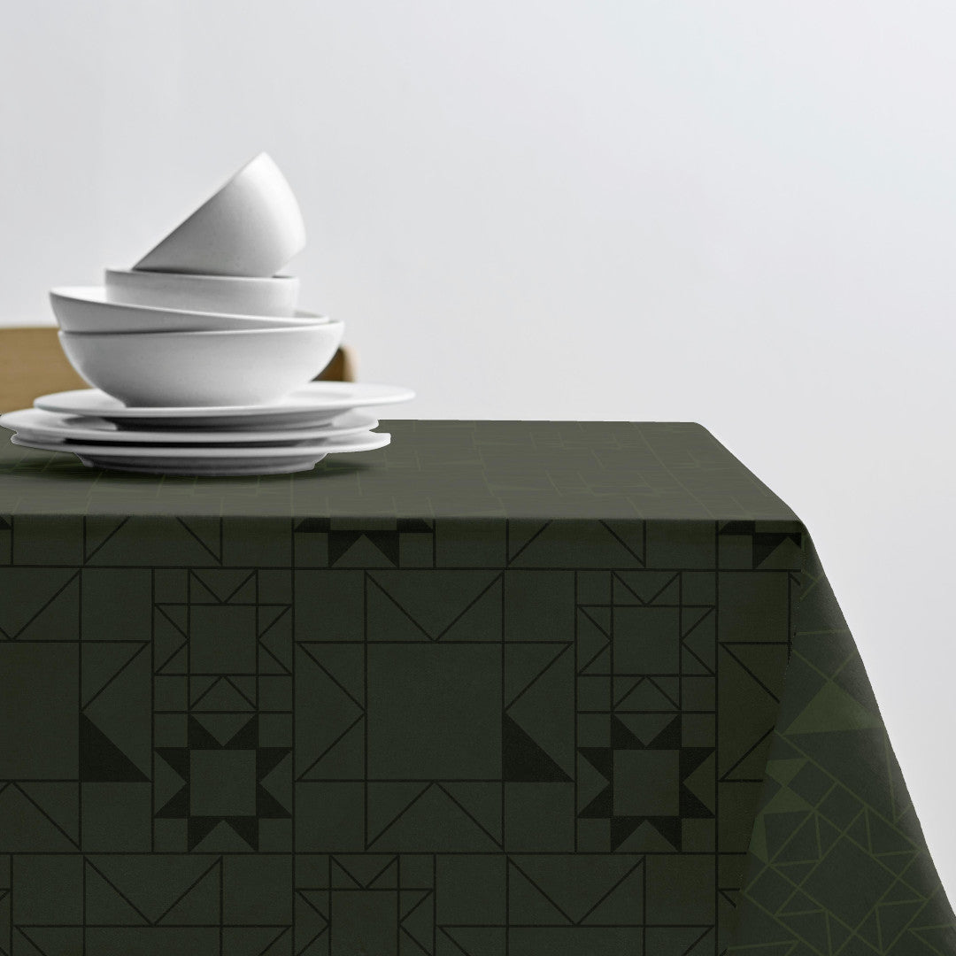 Södahl juledug Forest Green med stjernemønster på opdækket bord til jul 140x320