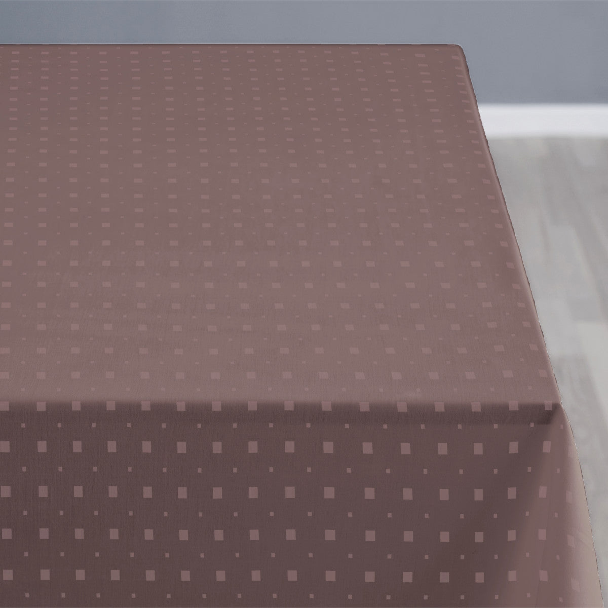 Södahl Squares Mauve, klassisk damaskvævet akryldug med antiskrid