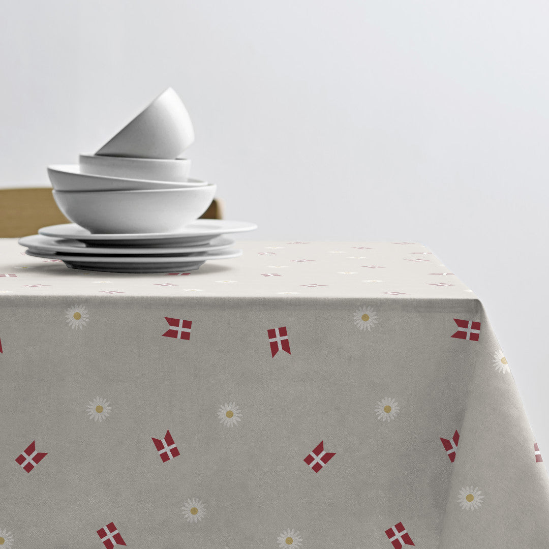 Södahl Tillykke akryldug med Dannebrog og margueritter med opdækning