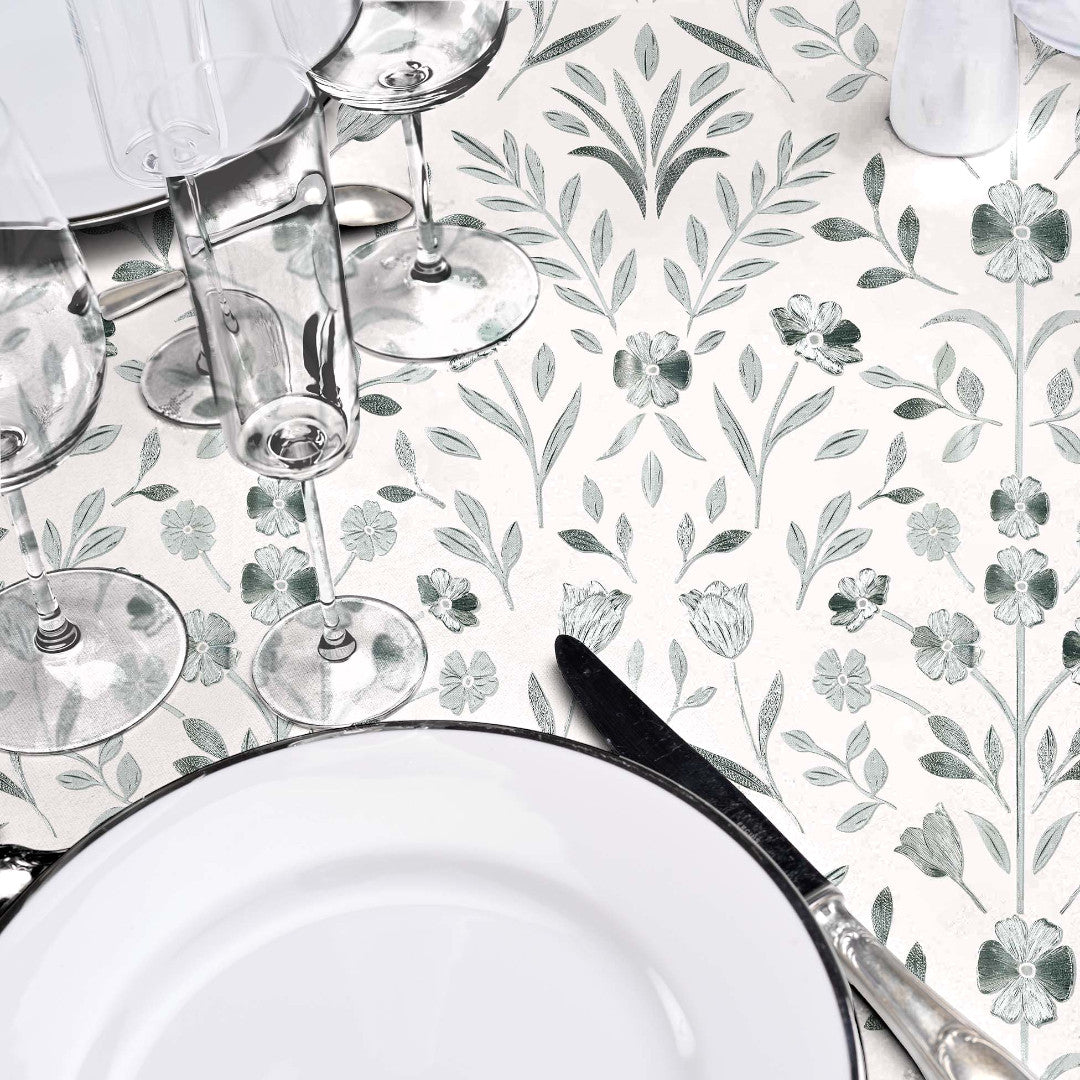 Borddækning med Sølvflor voksdug og sølvblomster