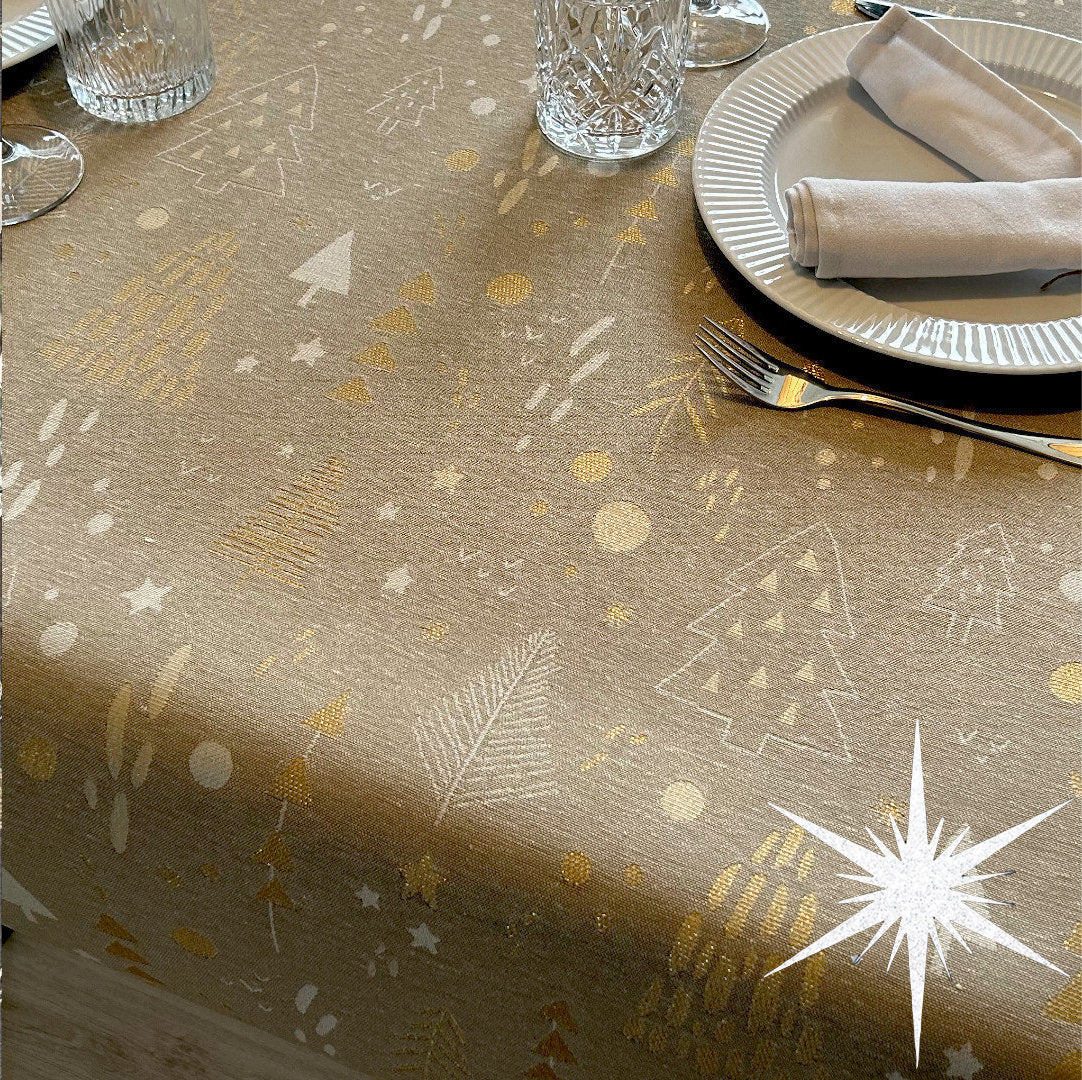 Spor i Granskoven Natur - Juleakryldug med lurex guldeffekt