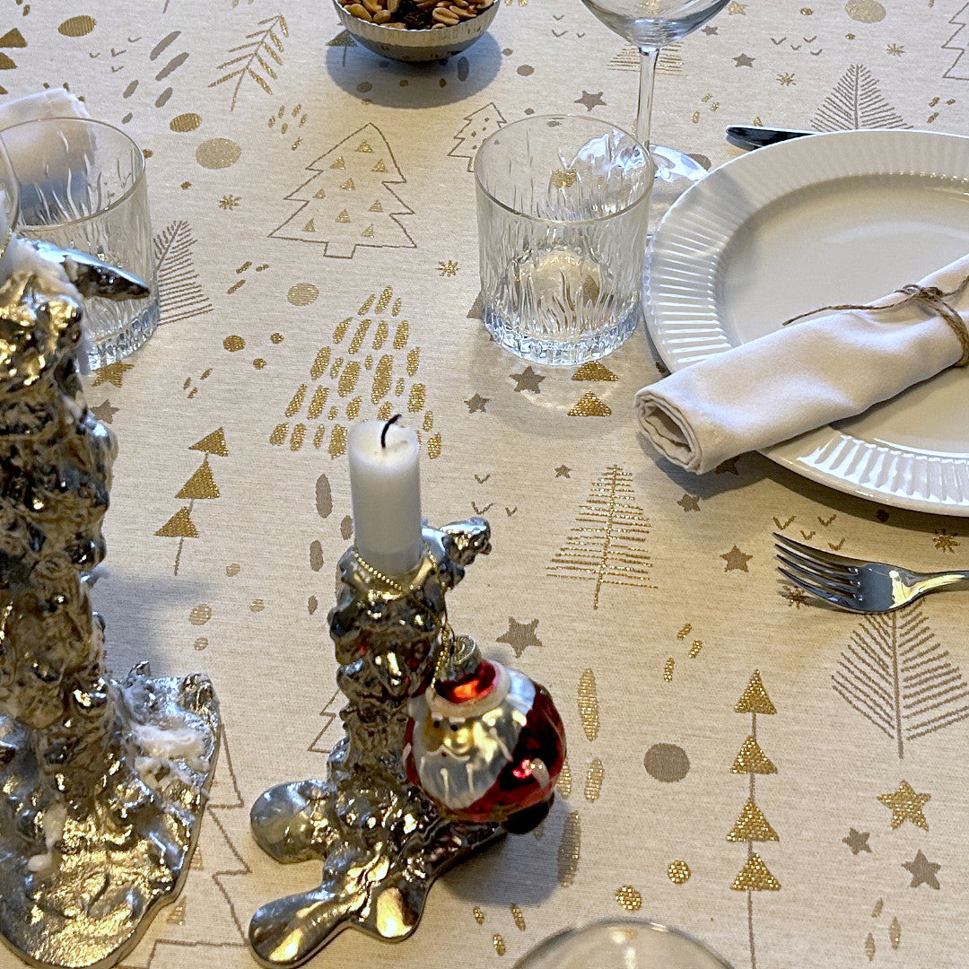 Spor i Granskoven Råhvid - Juleakryldug med lurex guldeffekt og antiskrid