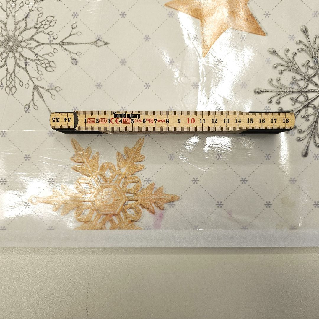 2. SORTERING - Starlina klar plast - Gennemsigtig voksdug med stjerner i guld og sølv