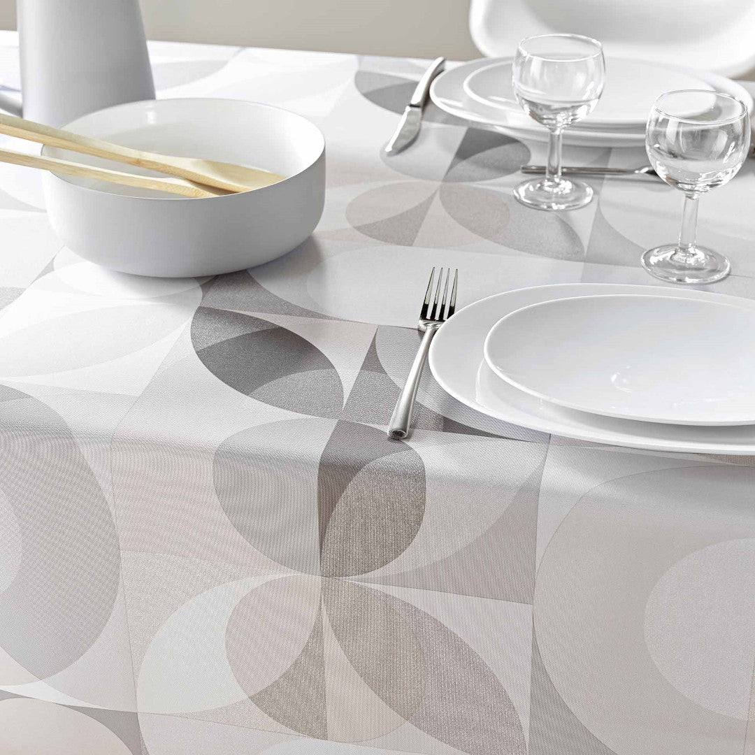 Tessouro Natural dug med opdækning inklusiv porcelæn og bestik