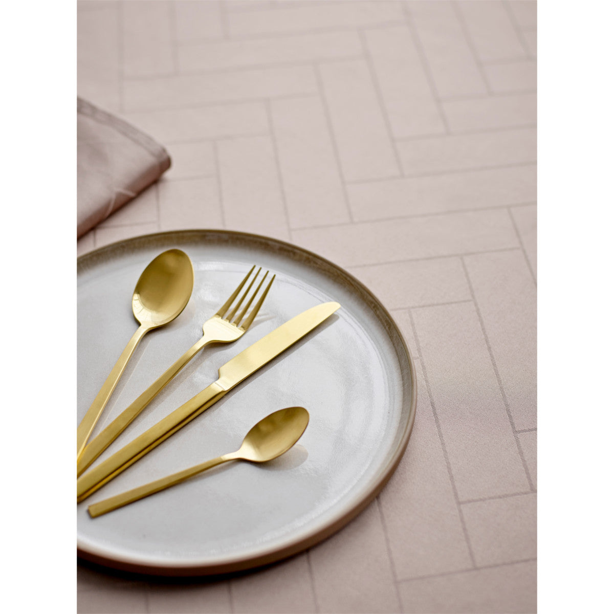 Södahl Tiles Taupe gråbrun, klassisk damaskvævet akryldug med antiskrid