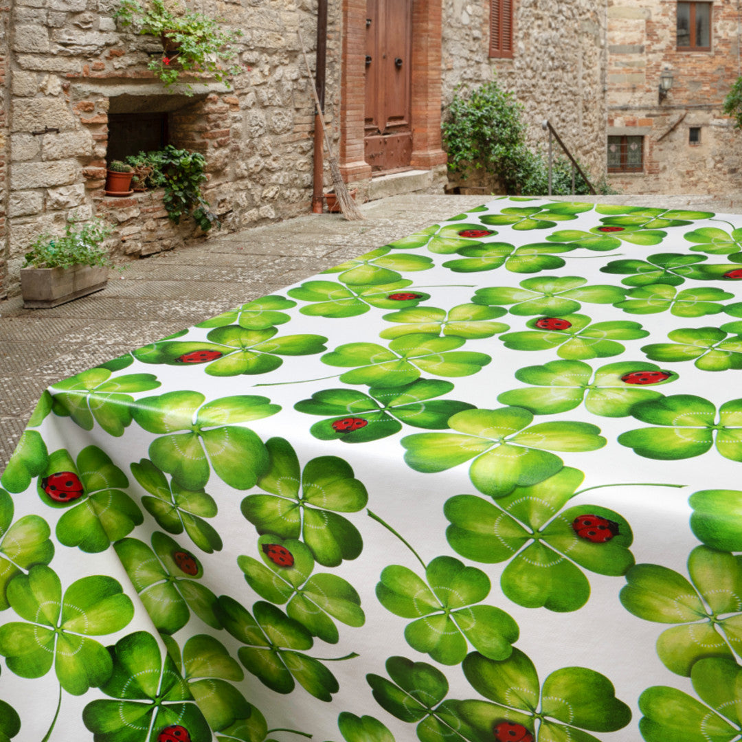 Voksdug med Mariehøns og Firkløvere