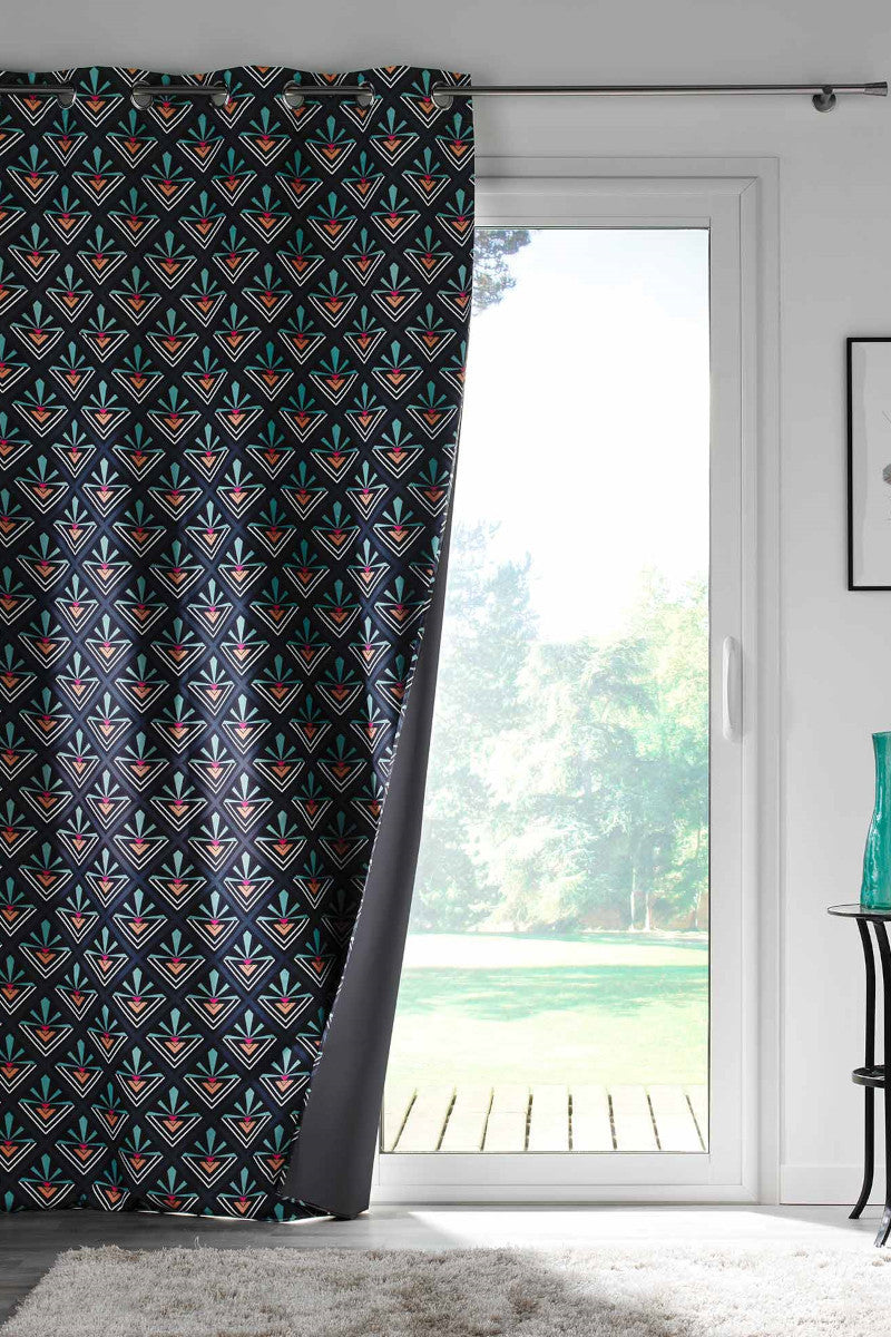 Yuko Blå – 100% Mørklægningsgardin 135 x 260 cm, miljø