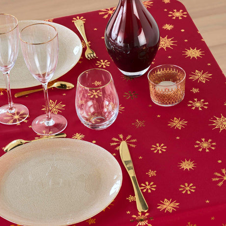 Astrelia Rød/Guld - Juledug med gyldne stjerner, 140 x 240 cm, nærbillede