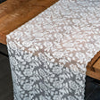 Camellia Lace – Hvid blonde bordløber 50 cm (metermål)