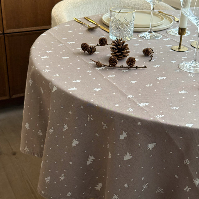 Christmas Carol Natur – Rund damaskvævet juledug Ø 160 cm