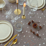 Christmas Carol Natur – Rund damaskvævet juledug Ø 200 cm, nærbillede