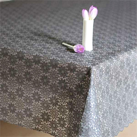 Daisy Lace Antracite – Blondevoksdug med tæt blomstermønster, hjørne