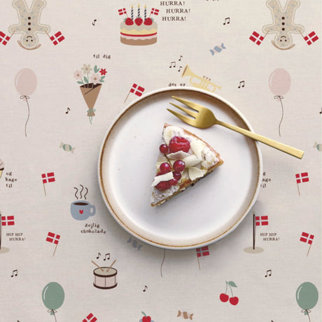 Fødselsdag Rød – Södahl akryldug i 100% bomuld med antiskrid, nærbillede