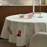 Julia Rød - Broderet juledug/juletræstæppe Ø 140 cm, miljø 1