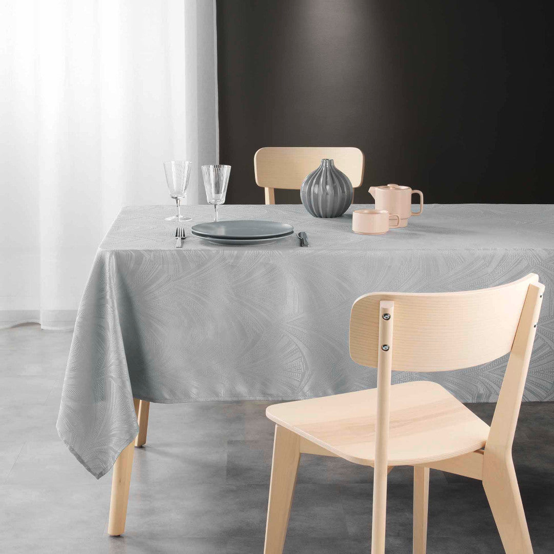 Lolly Grey – Damaskdug med grafisk vævet mønster – 140 x 240 cm, miljø