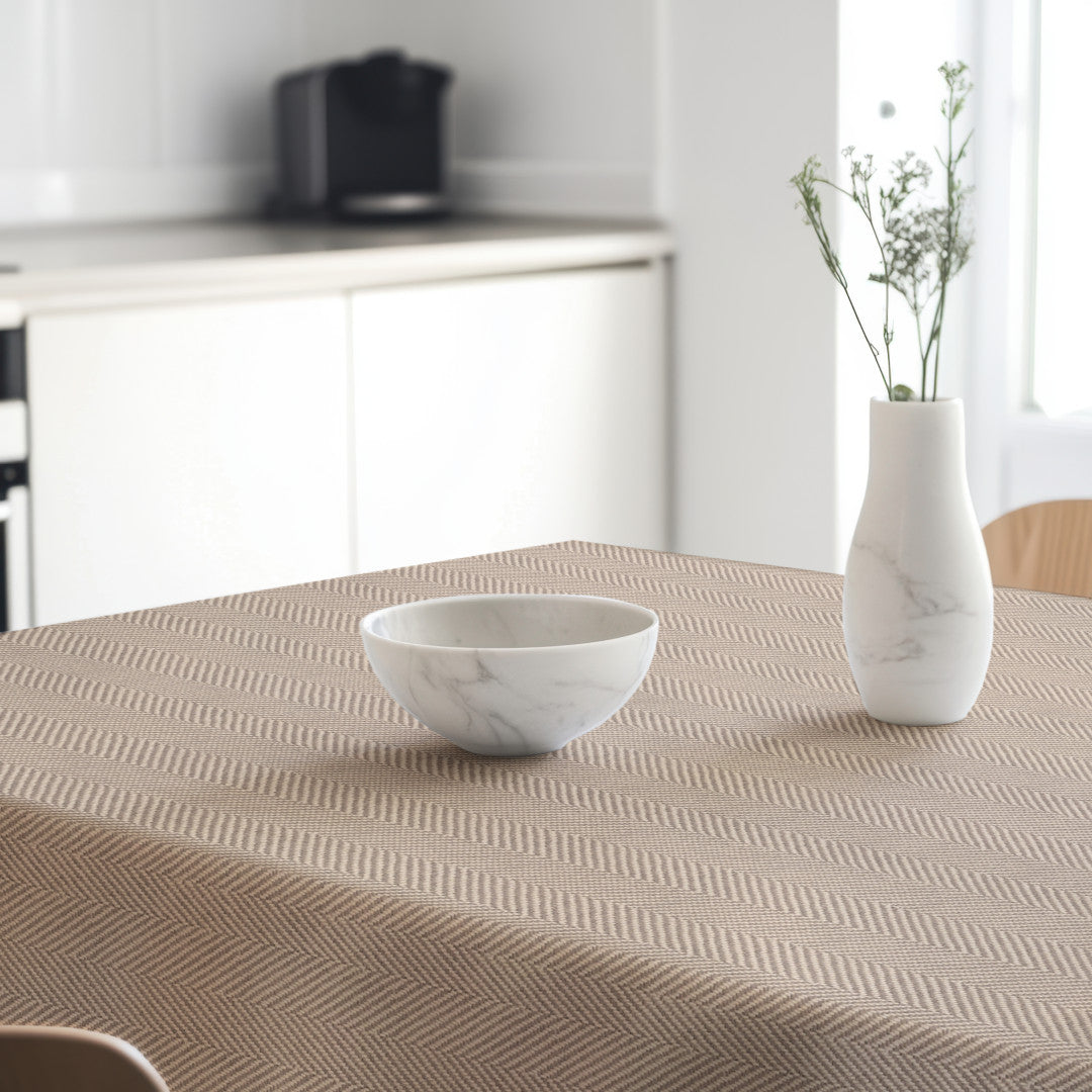 Nagore Beige – Akryldug med klassisk sildebensmønster