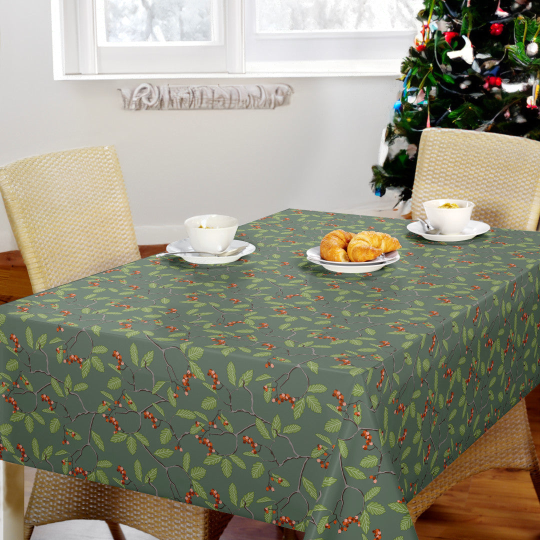 Nordfavn Winter Berry – Julevoksdug med grene og røde bær, miljø