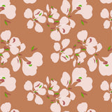 Orkide Chai Latte – Lola voksdug med blomsterprint, mønster