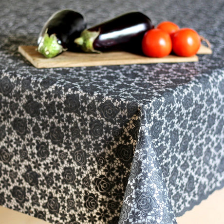 Petite Rose Sort – Blondevoksdug med små roser