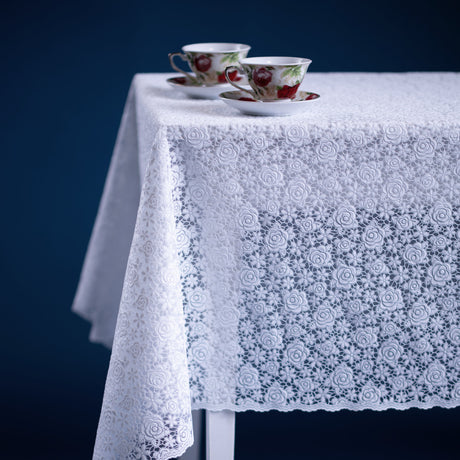 Petite Rose Hvid – Blondevoksdug med små roser, hjørne