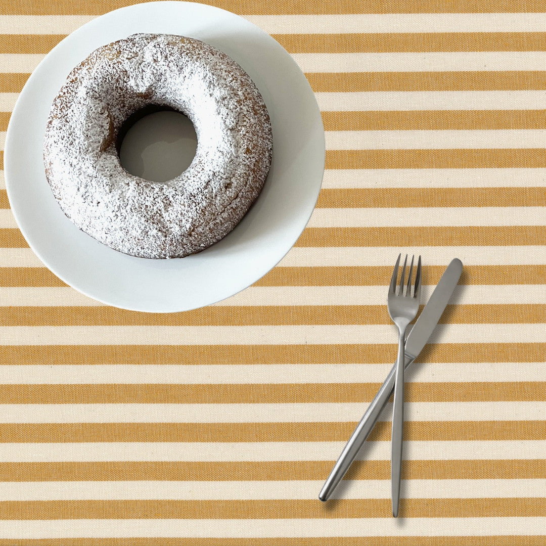 Sennepsgul Nordisk Strib – Akryldug i rustikt hørlook