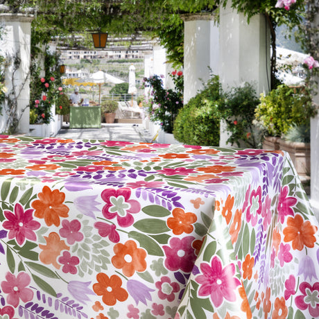 Sommerflor Rosa – Voksdug med farverigt blomstermønster, miljø