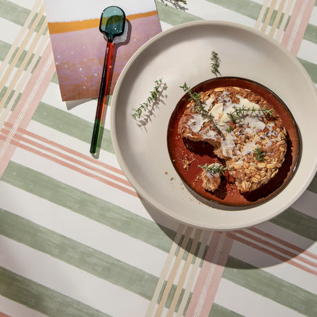 Tea Milady? Olive – Lola voksdug med stribet design, nærbillede