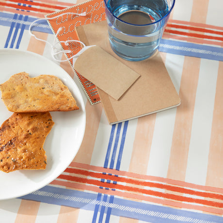 Tea Milady? Salmon – Lola voksdug med stribet design, nærbillede