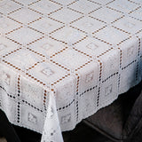 Valencia Lace – Hvid blondevoksdug med klassisk rudemønster, hjørne