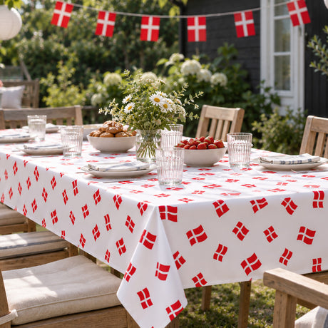 Voksdug til fødselsdag, med danske flag, havemiljø